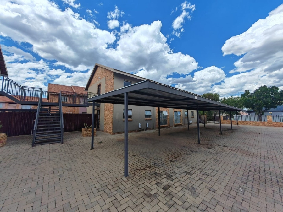 2 Bedroom Property for Sale in Pellissier Free State